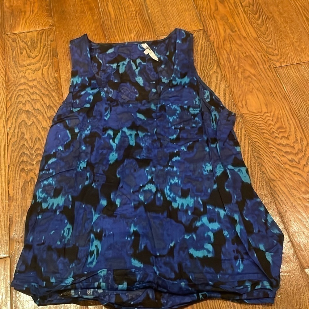 EUC BB Dakota Floral Tank Top Blue and Black Size Medium